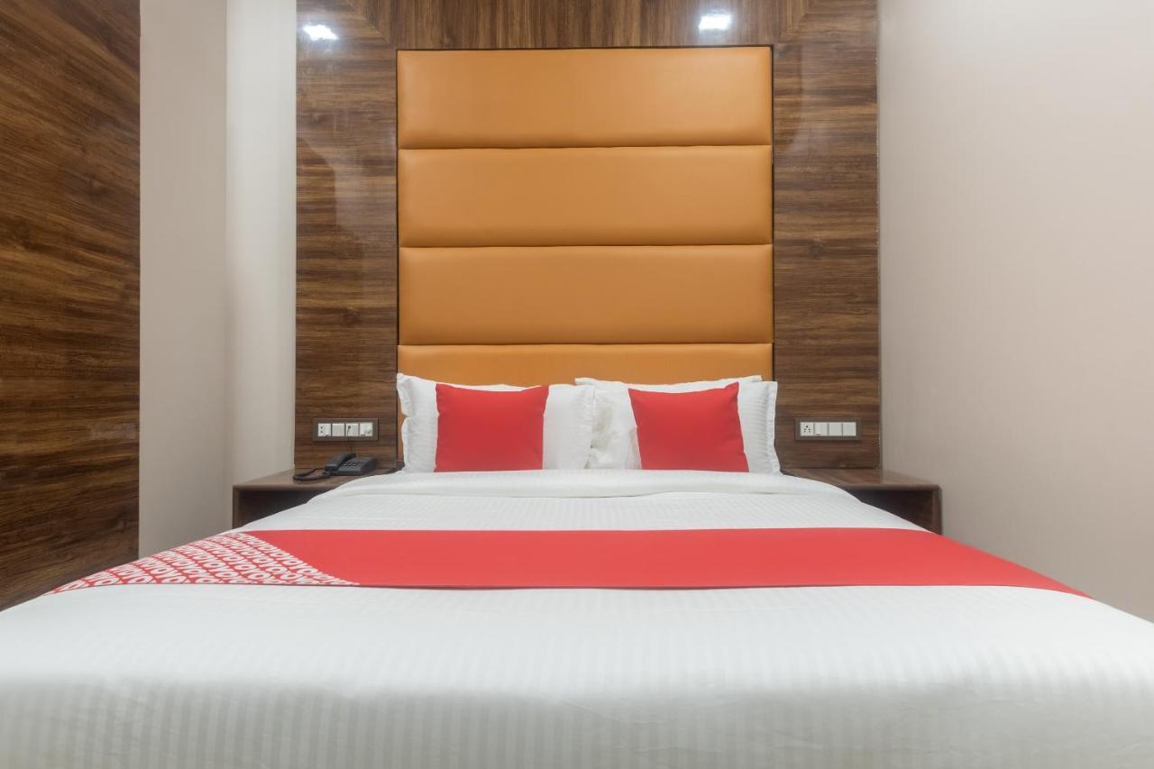 Hotel Blue Executive Near Chhatrapati Shivaji International Airport Mumbai Bagian luar foto