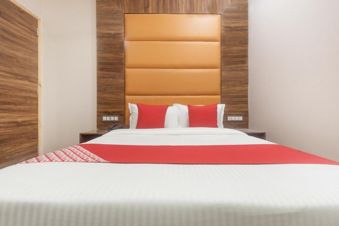 Hotel Blue Executive Near Chhatrapati Shivaji International Airport Mumbai Bagian luar foto