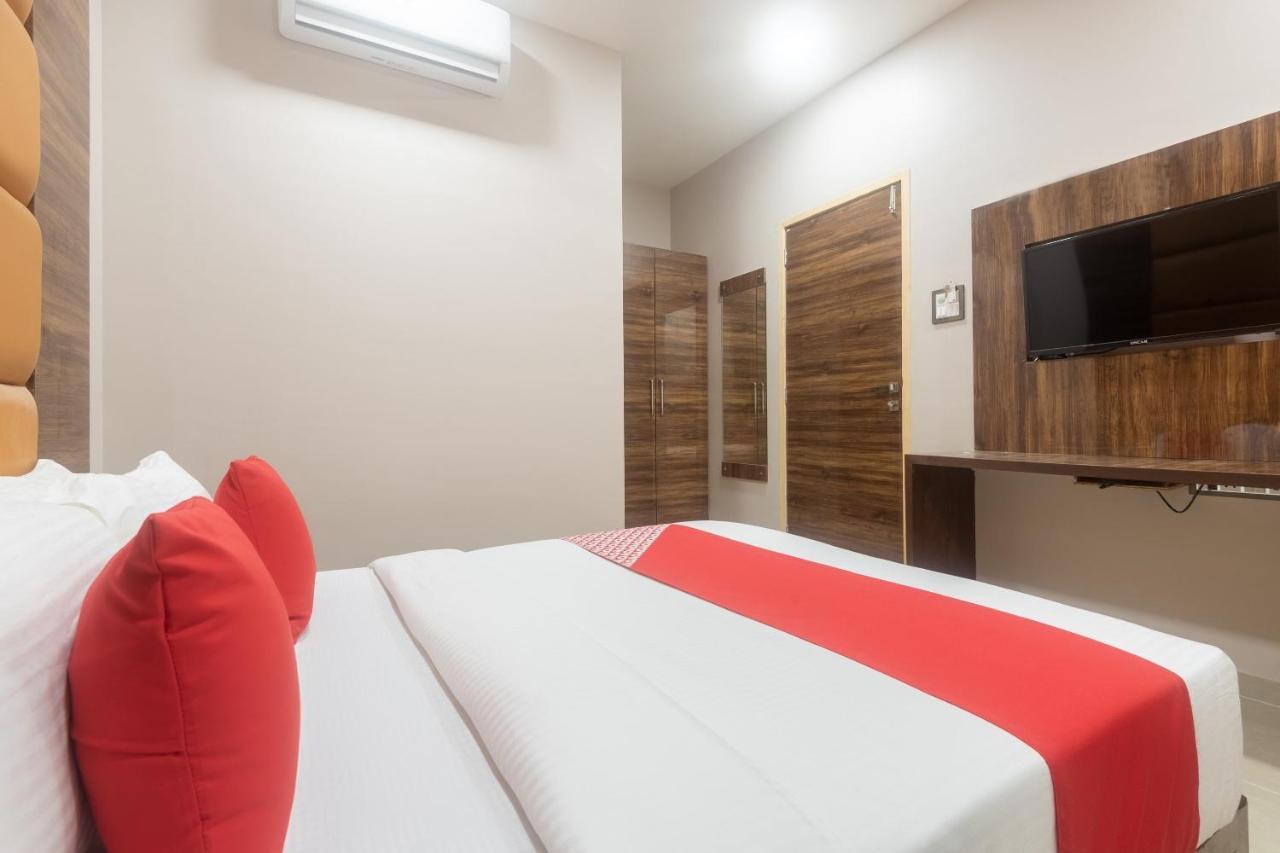Hotel Blue Executive Near Chhatrapati Shivaji International Airport Mumbai Bagian luar foto