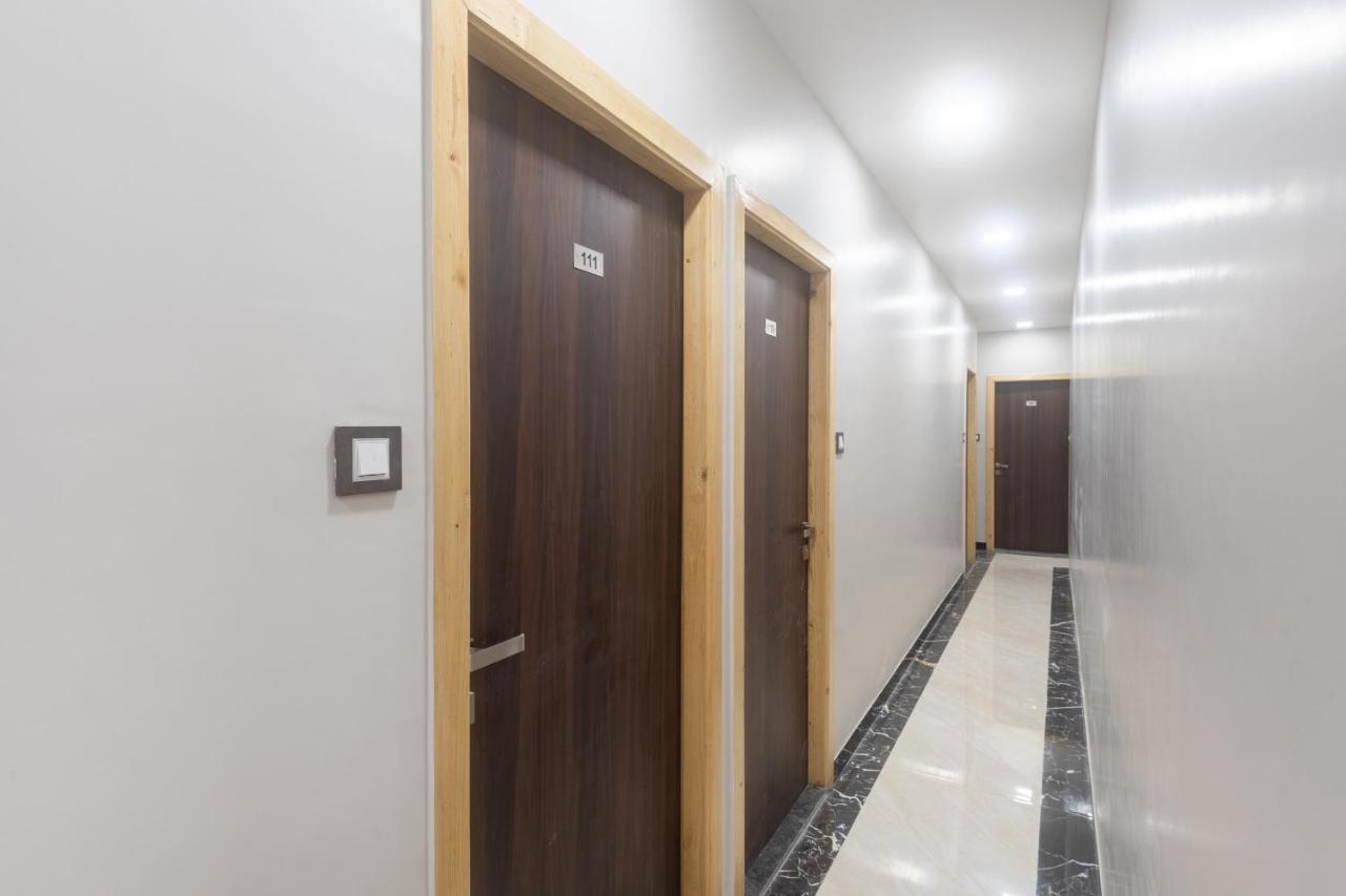 Hotel Blue Executive Near Chhatrapati Shivaji International Airport Mumbai Bagian luar foto