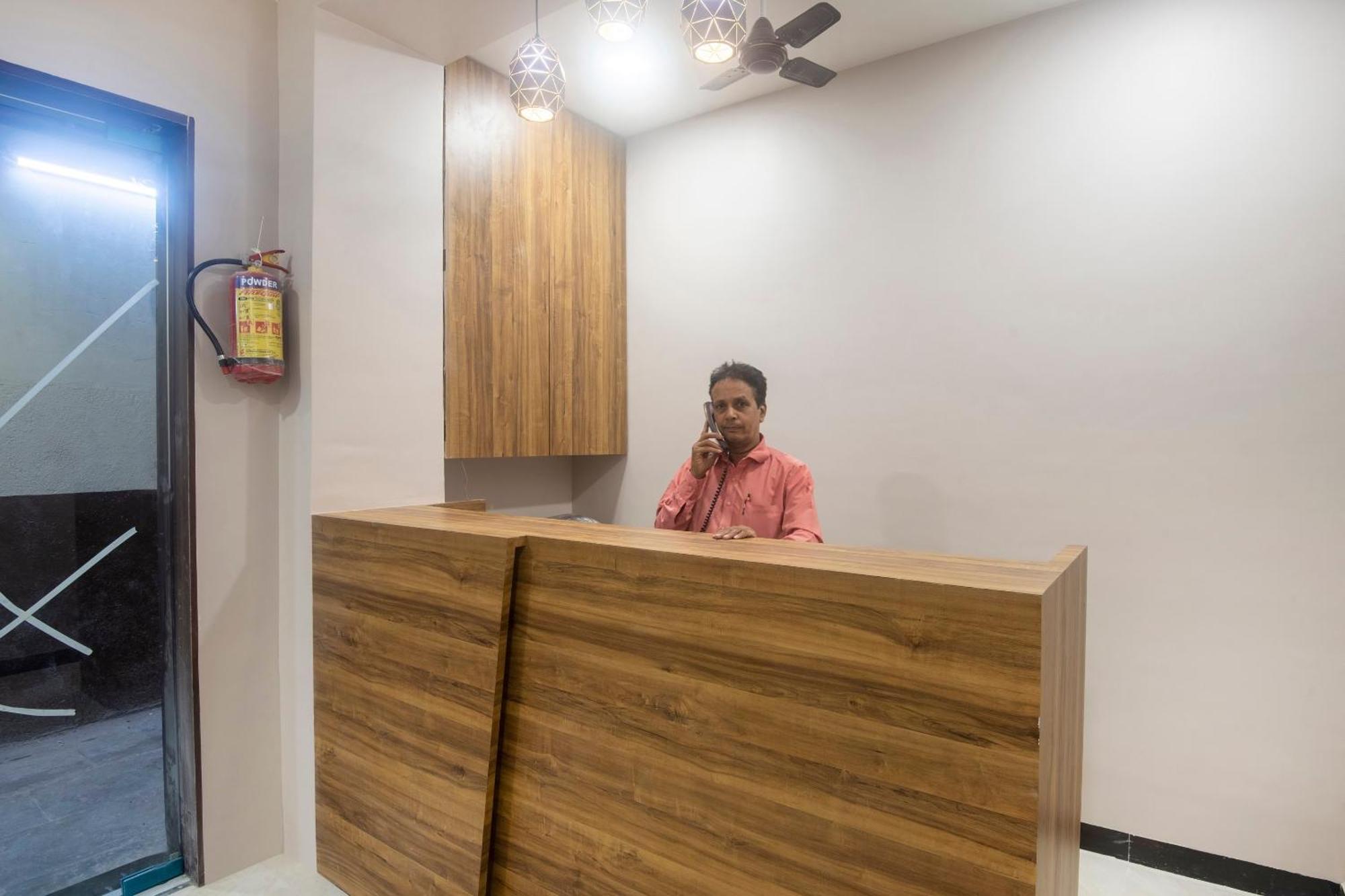 Hotel Blue Executive Near Chhatrapati Shivaji International Airport Mumbai Bagian luar foto