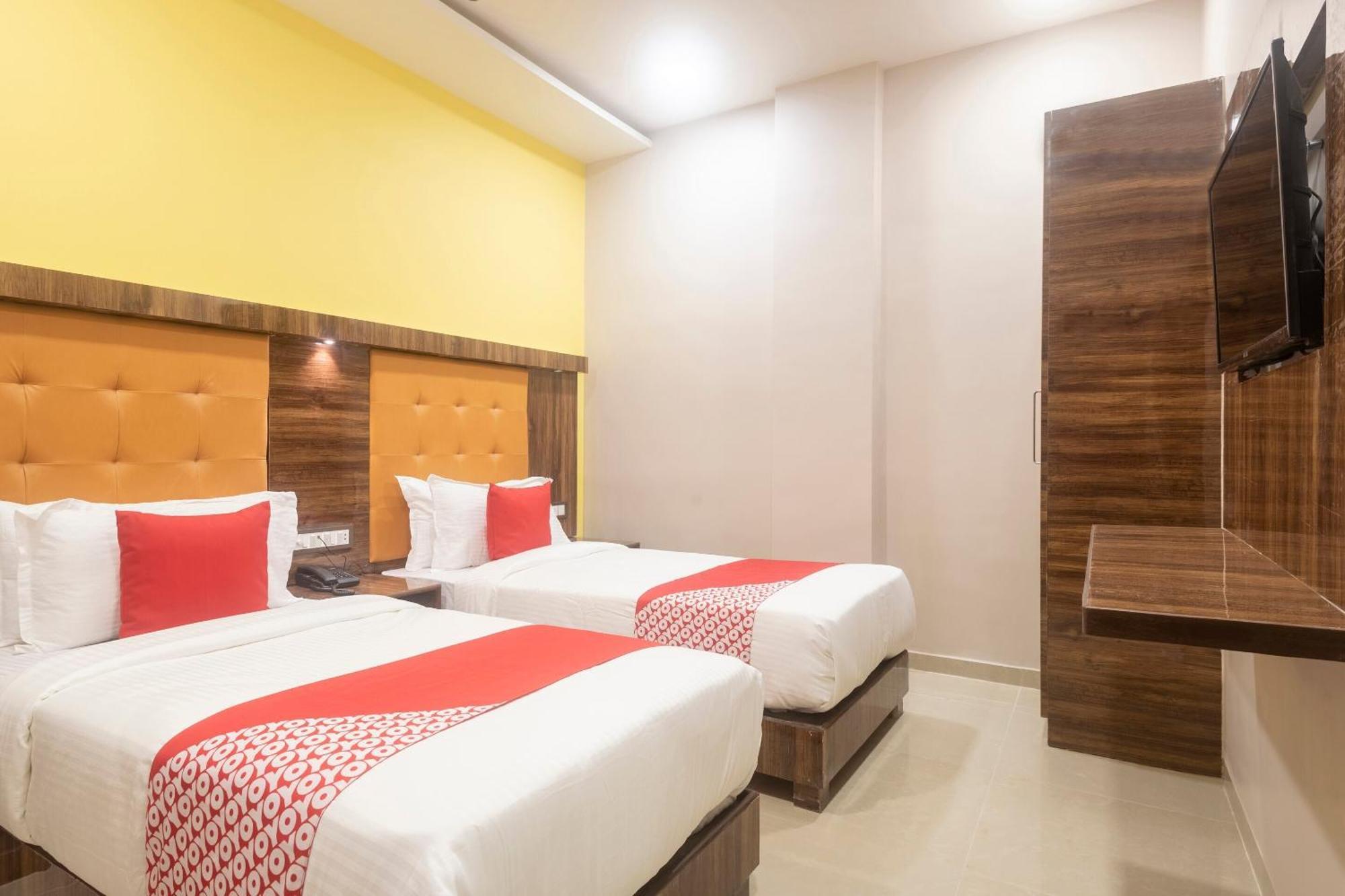 Hotel Blue Executive Near Chhatrapati Shivaji International Airport Mumbai Bagian luar foto